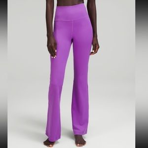 Lululemon Groove Super-High-Rise Flared Pant Nulu in Moonlight Magenta size 4